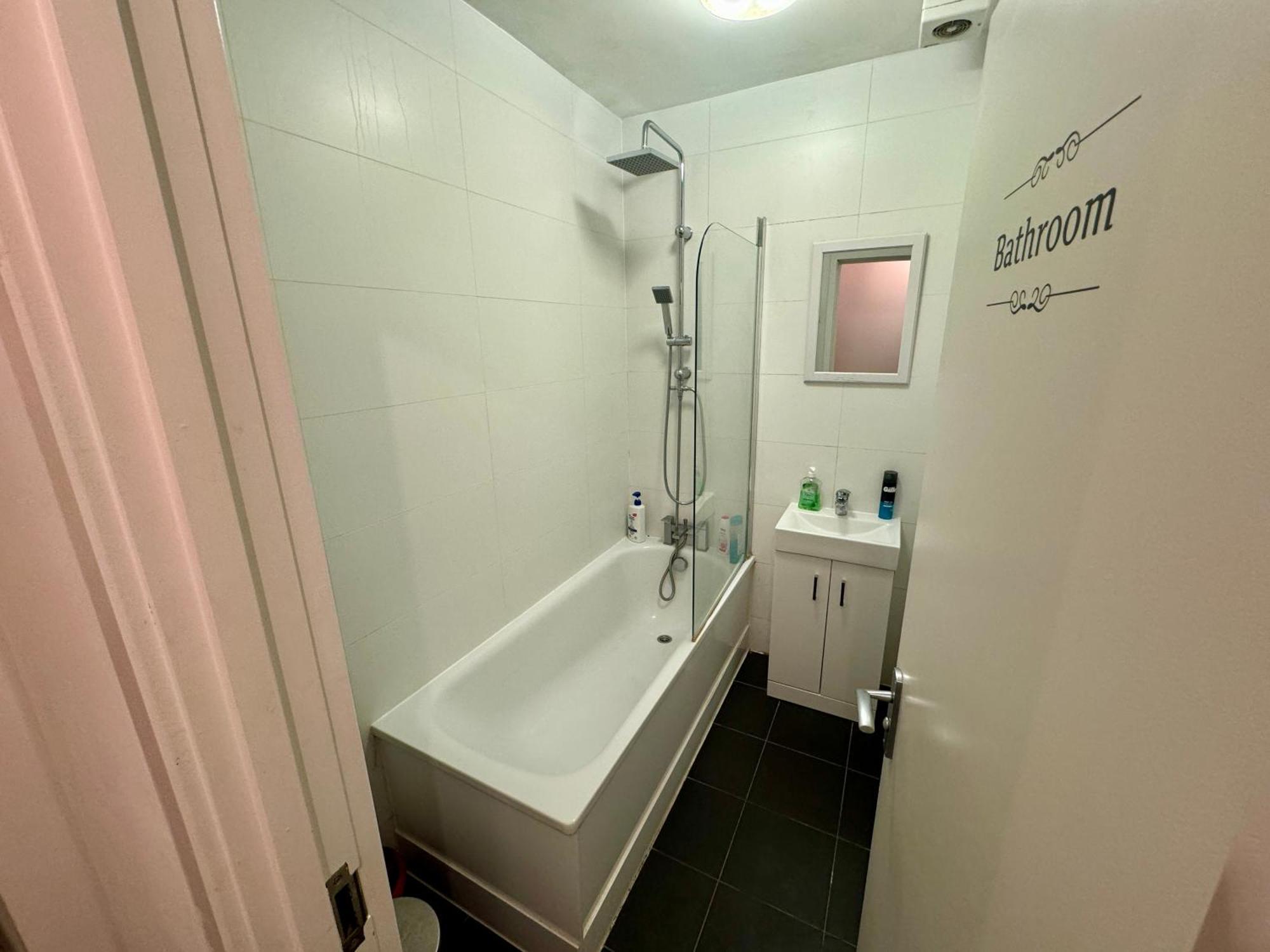 Cosmopolitan Comfort Private Bedrooms In Euston 106 Londres Exterior foto